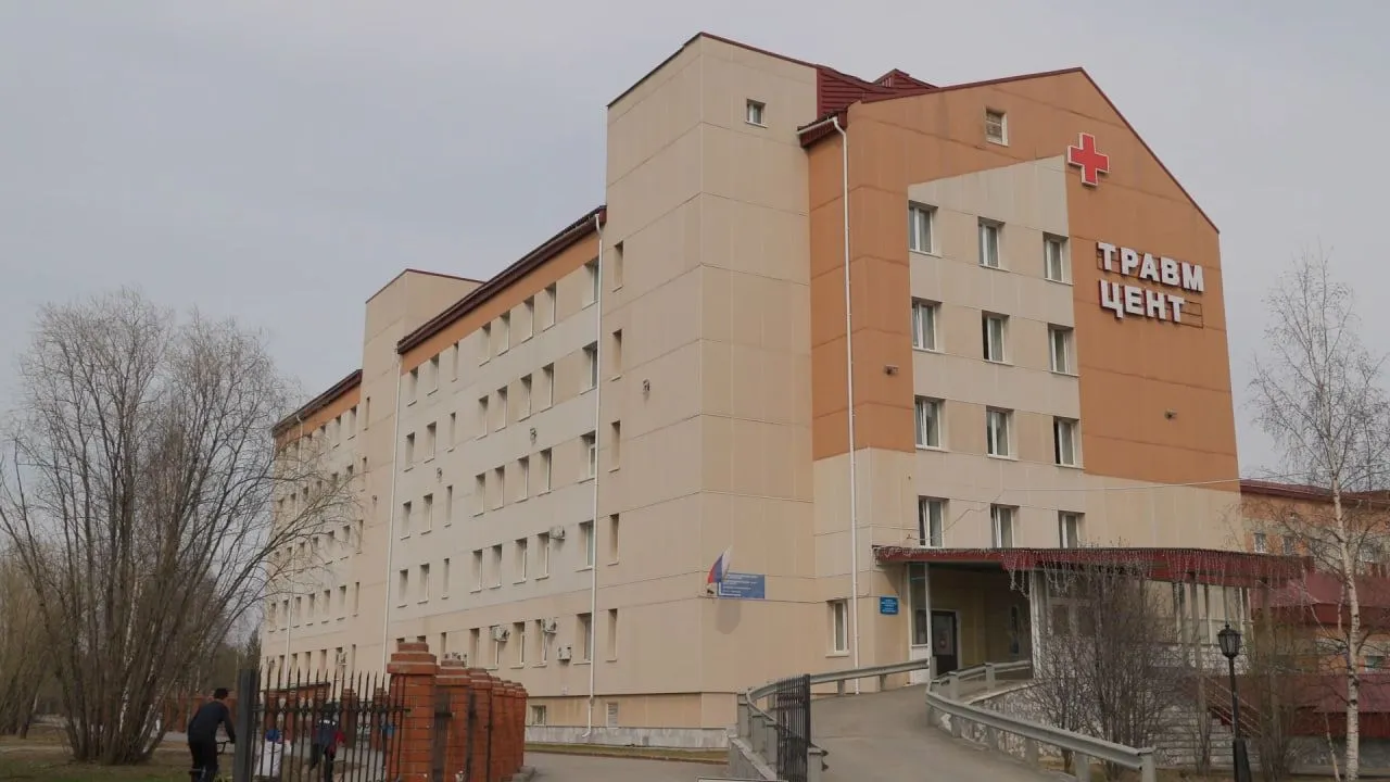Трое сургутян за сутки попали на операционный стол после работы с болгаркой