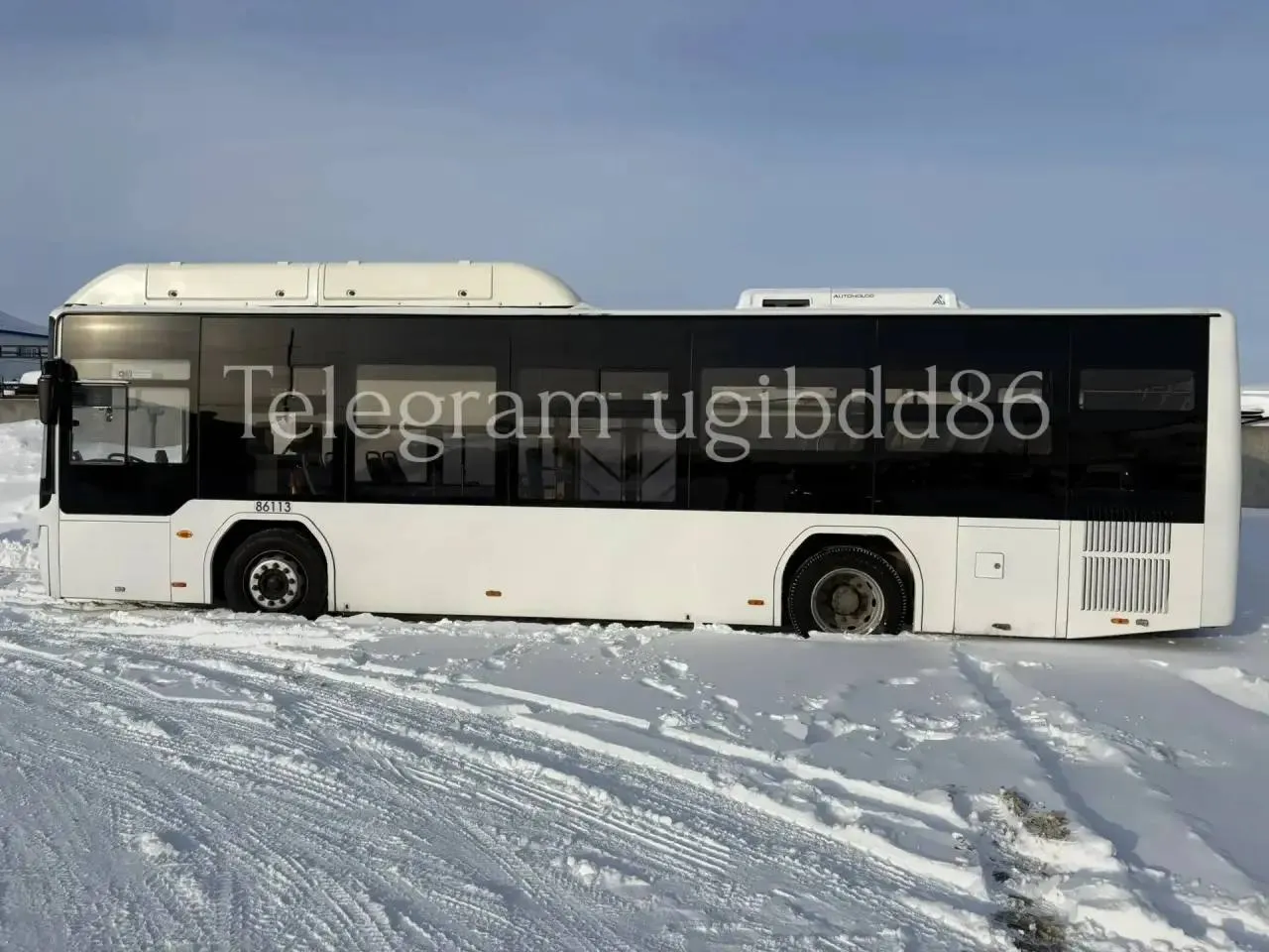 В автобусе Нижневартовска из-за резких маневров водителя пострадал пожилой пассажир