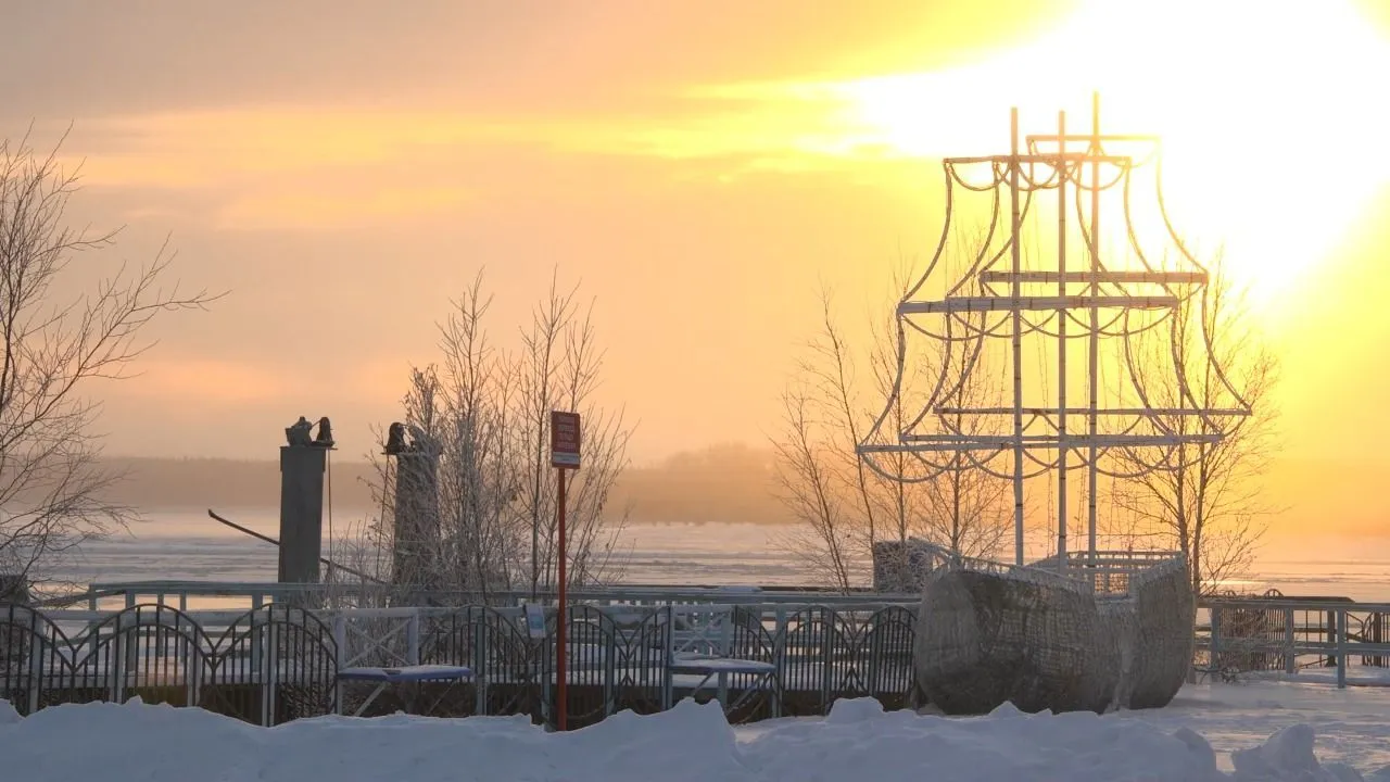 «Осторожно, полынья»: 60 предупреждающих знаков установили на водоемах Сургута