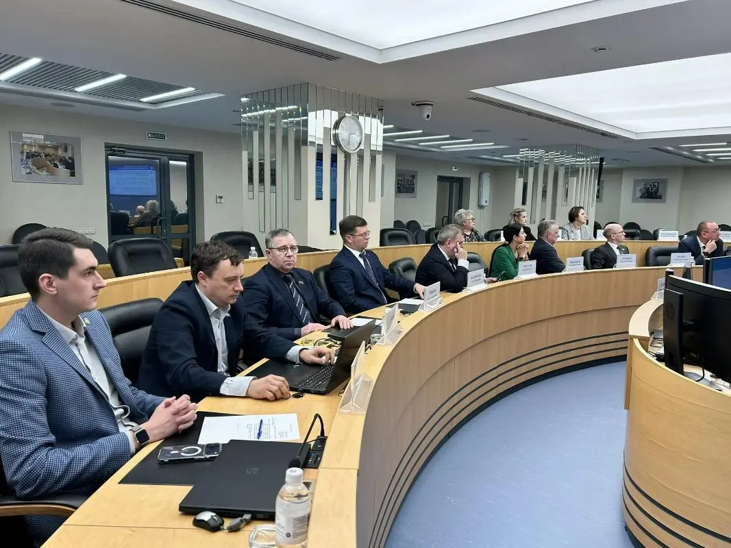 Сургут поделился с Нижневартовском практикой инициативных проектов в многоквартирных домах