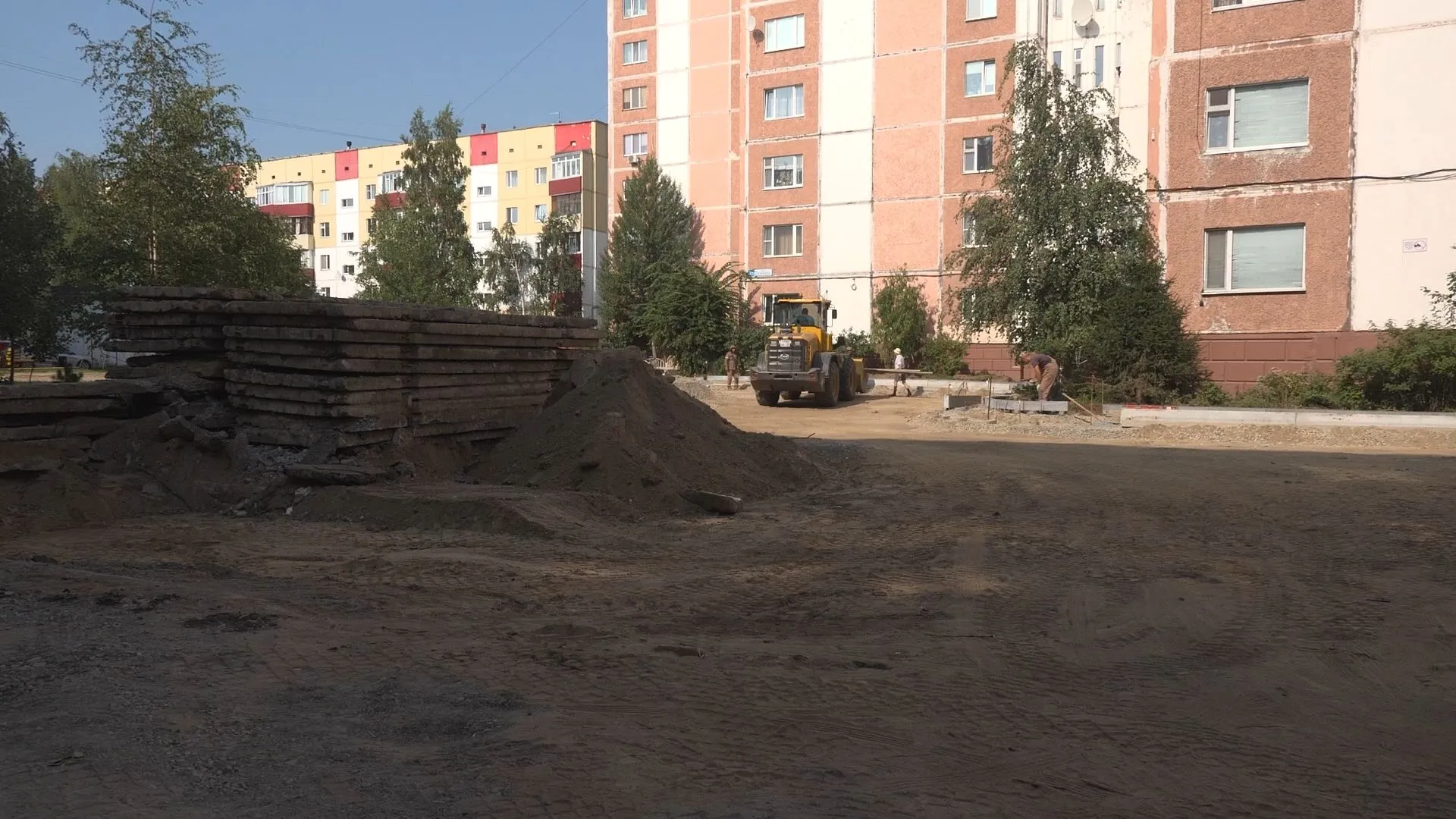 До конца сентября в Сургуте должны завершить благоустройство дворов