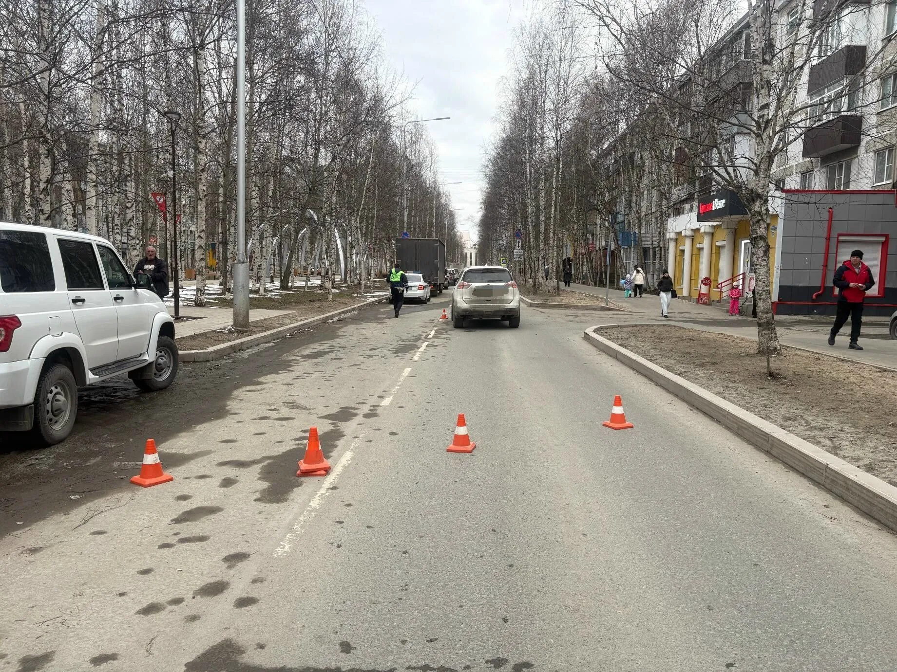 В Нижневартовске автоледи сбила 7-летнюю девочку, перебегавшую дорогу в неположенном месте