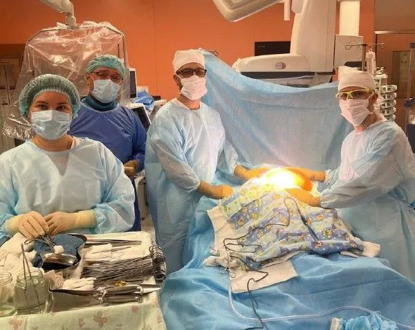 Сургутские врачи спасли беременную и ее малыша