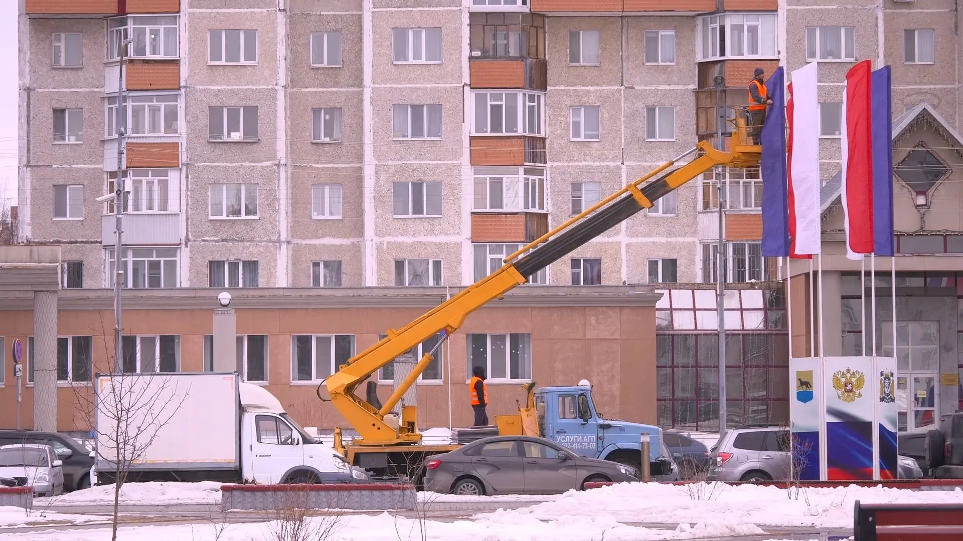 В Сургуте украшают город к 9 мая