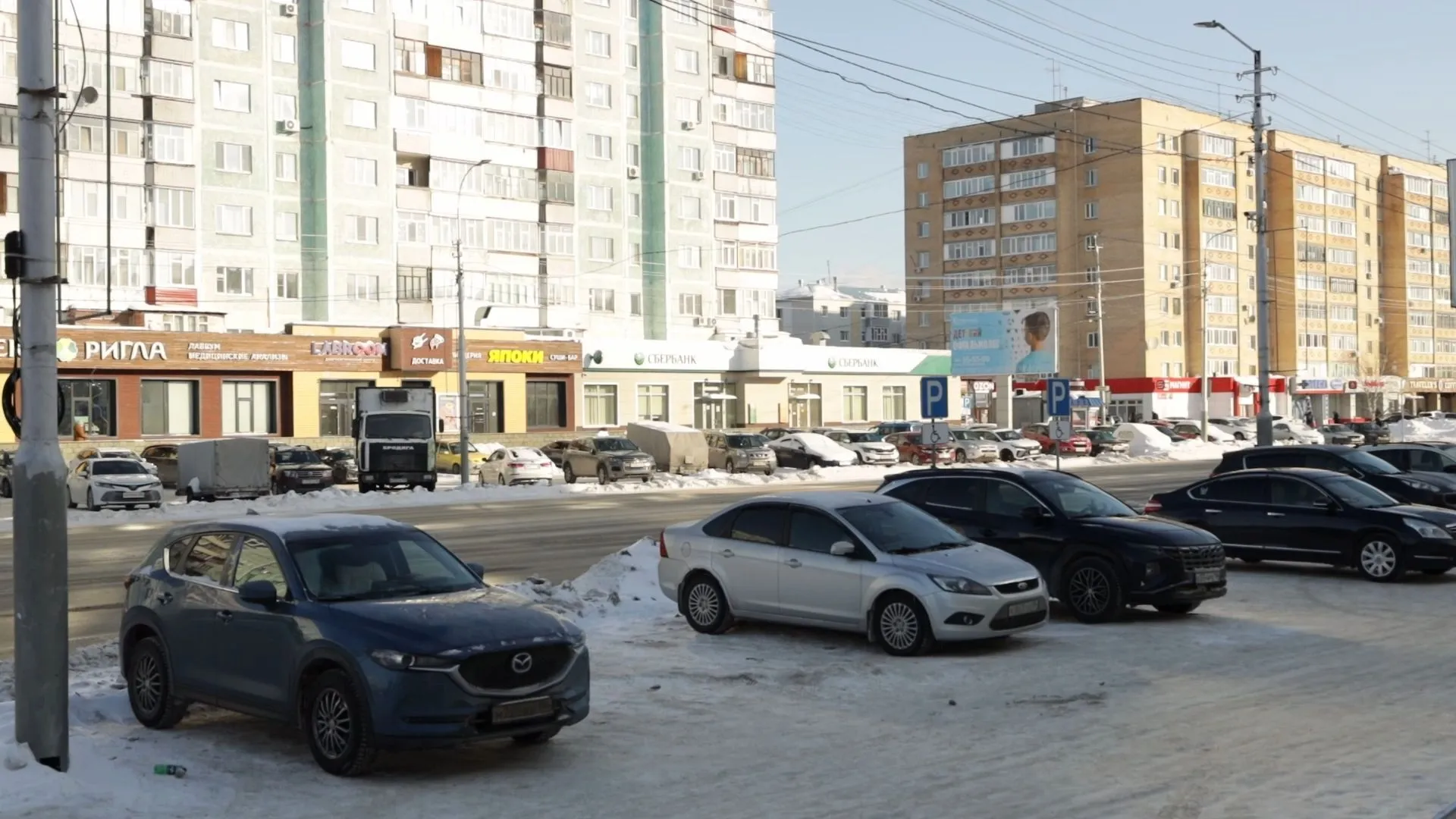 Юрист разъяснил новый закон о запрете рекламных вывесок на иностранных языках