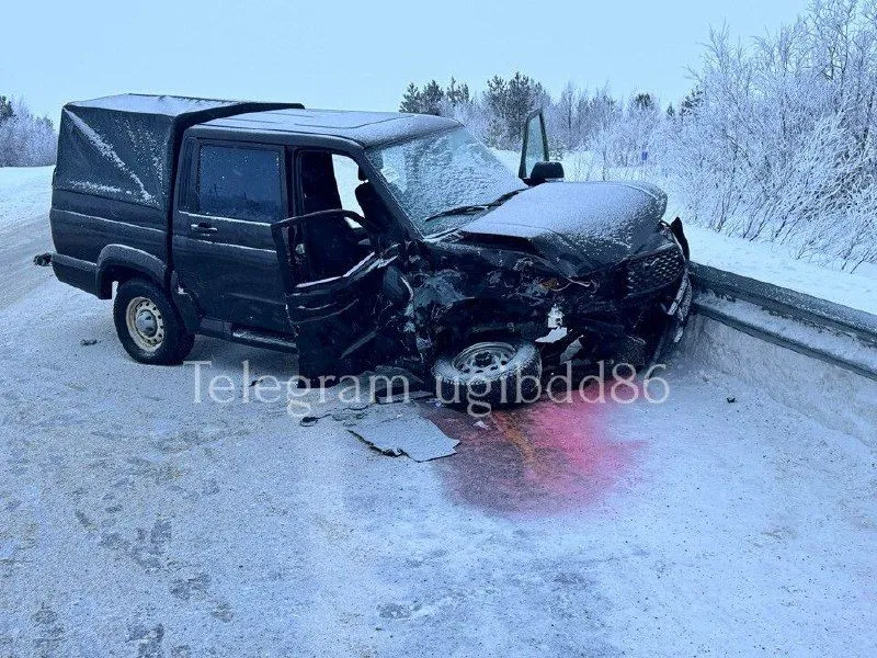 Четыре человека пострадали в столкновении «УАЗ Патриот» и «Great Wall» в Сургутском районе