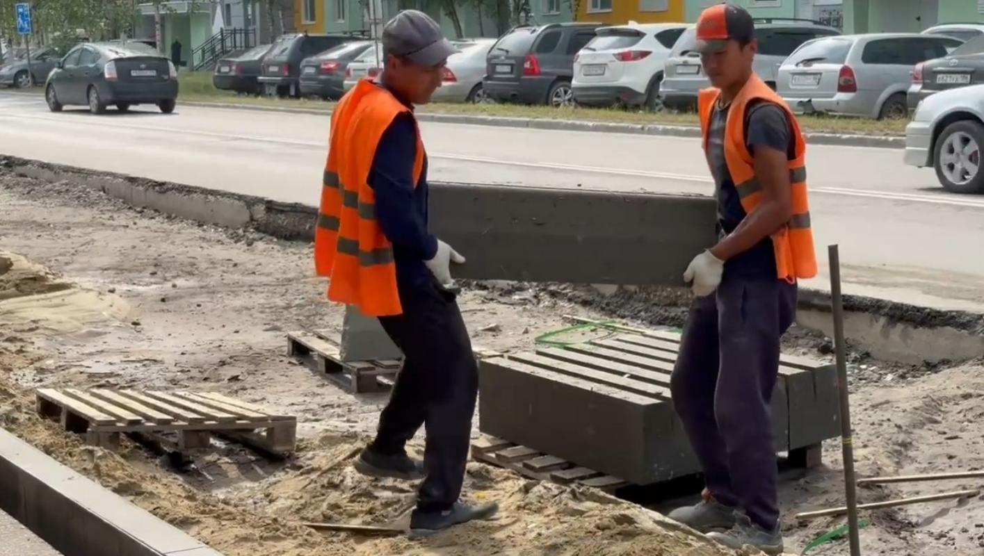 Возле школ Нижневартовска создают дополнительные парковки