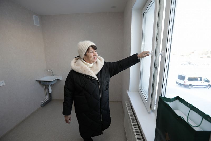 Четыре семьи в Сургутском районе получили ключи от новых квартир