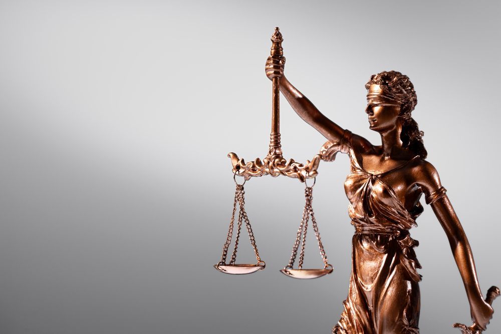 В ХМАО наказали судебного пристава за бездействие