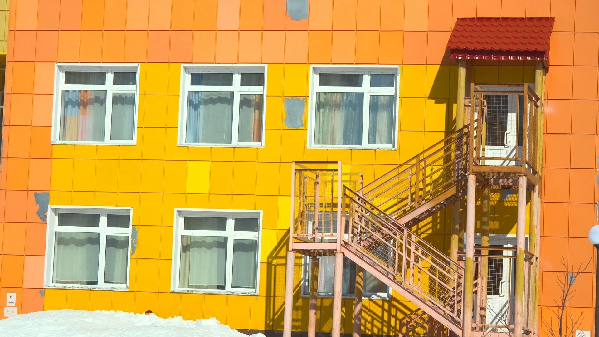 Школы Сургутского района проверили на антитеррористическую безопасность