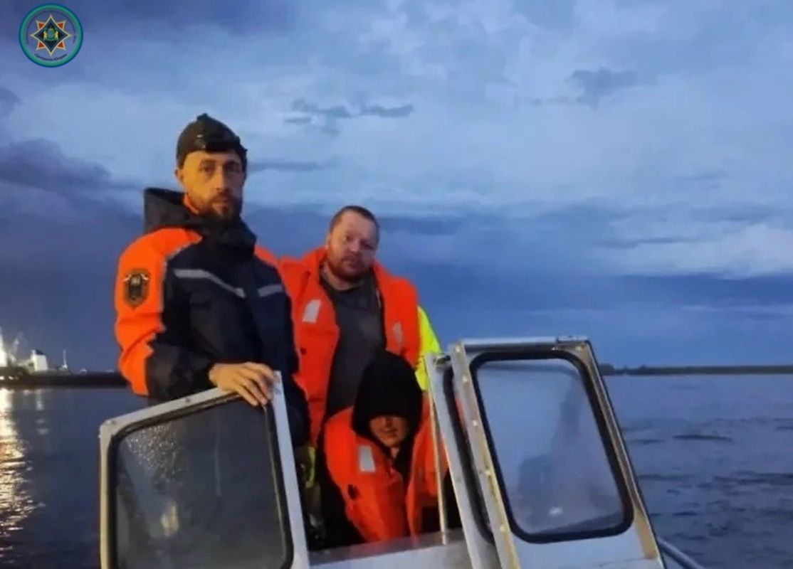 В Югре рыбаки выходят на воду на неисправных лодках и создают проблемы спасателям 