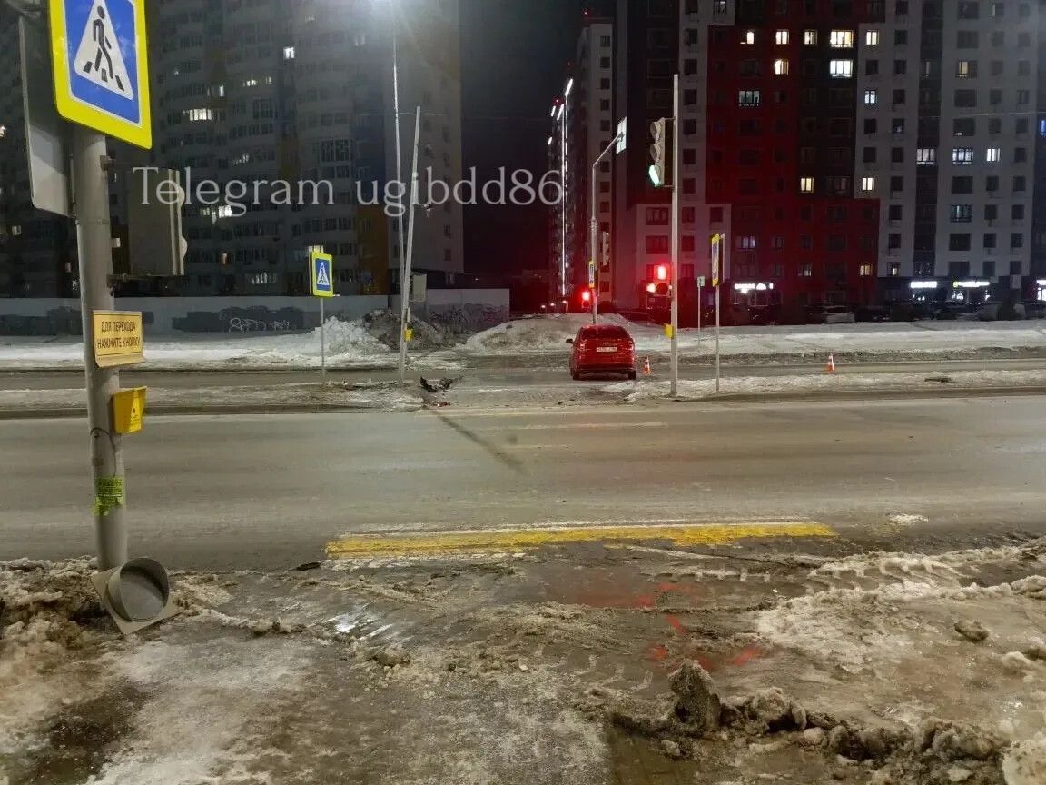 В Сургуте иномарка сбила двоих подростков на пешеходном переходе