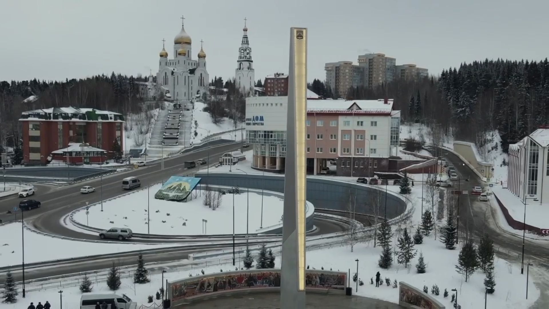 Стелу в Ханты-Мансийске назвали лучшим мемориальным парком России