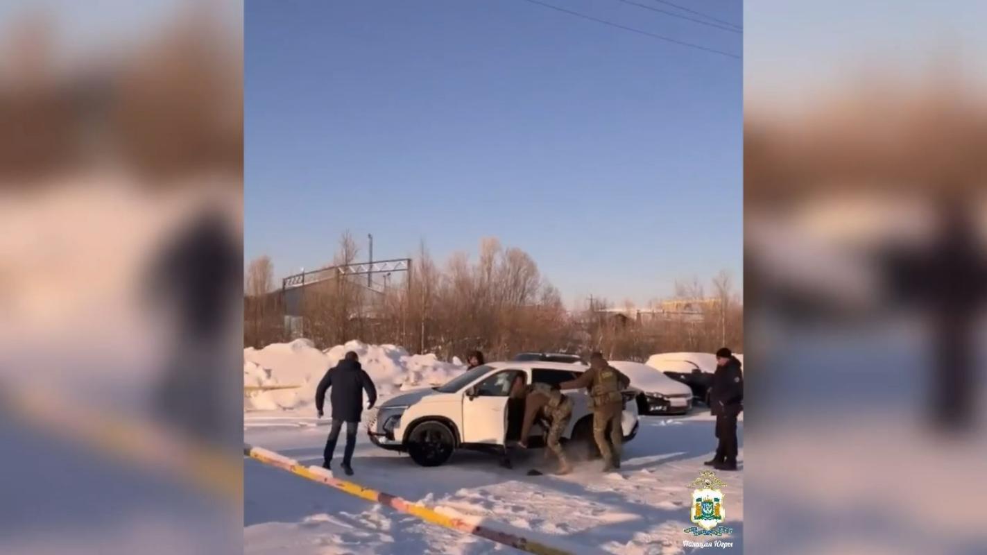 В Мегионе задержали вымогателя, который требовал у знакомого полмиллиона