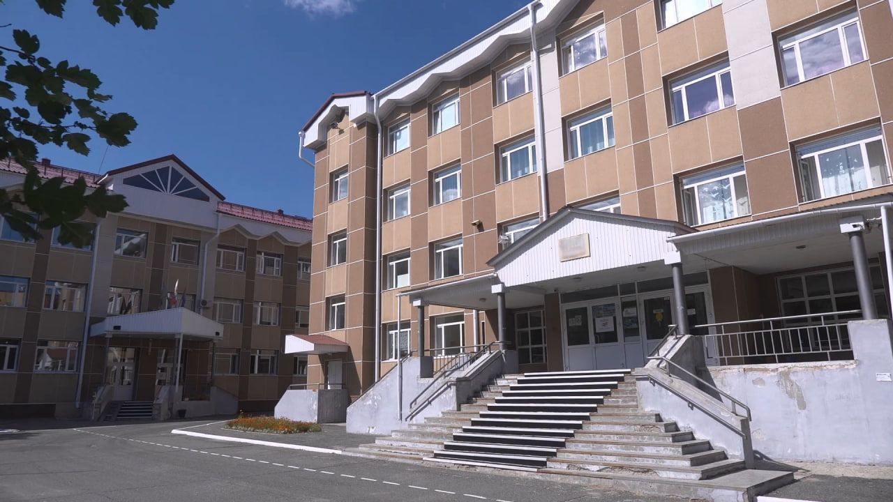 В Сургуте ремонтируют школу №24