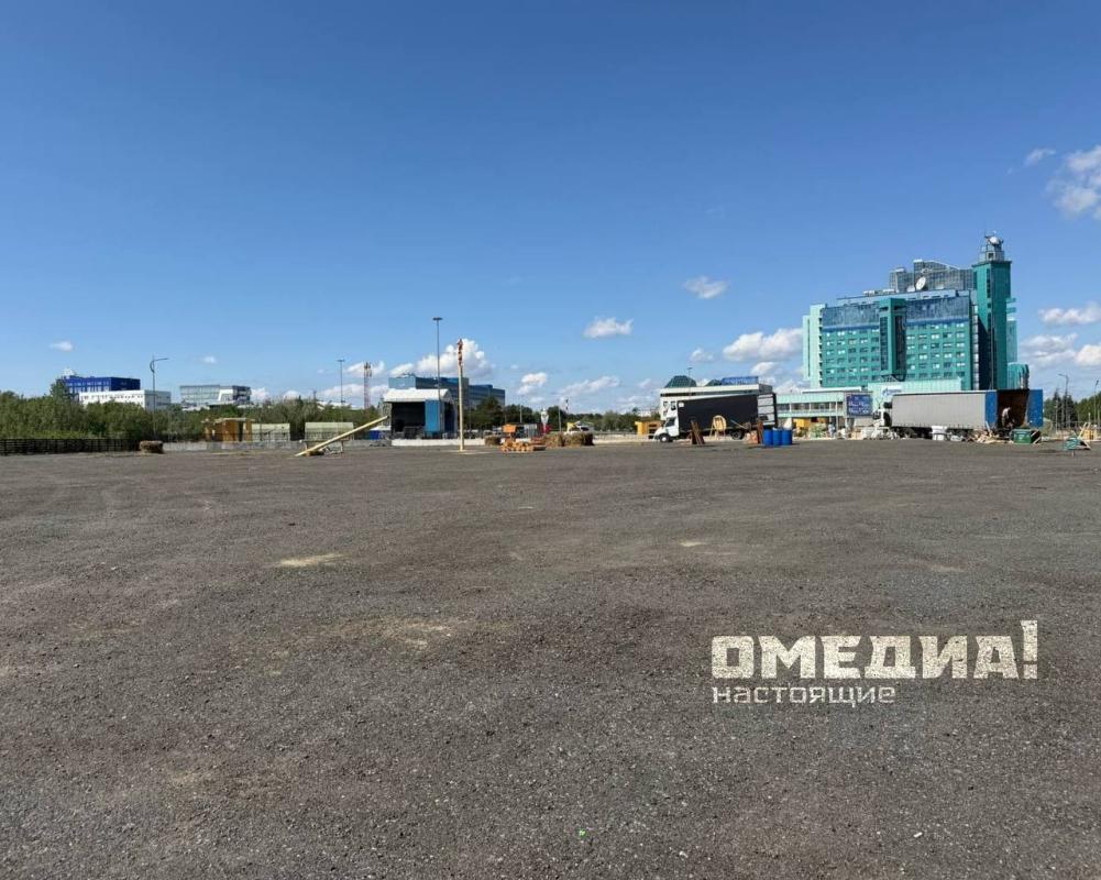 На месте «Югра Парка» в центре Сургута обустроят бесплатную парковку на 30 машин