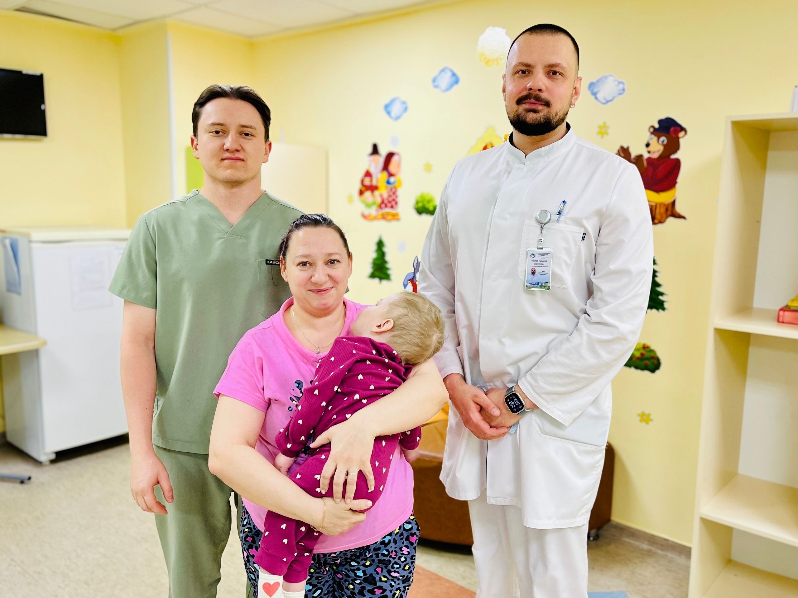 Врачи детской больницы Нижневартовска удалили большой камень из почки двухлетней пациентки