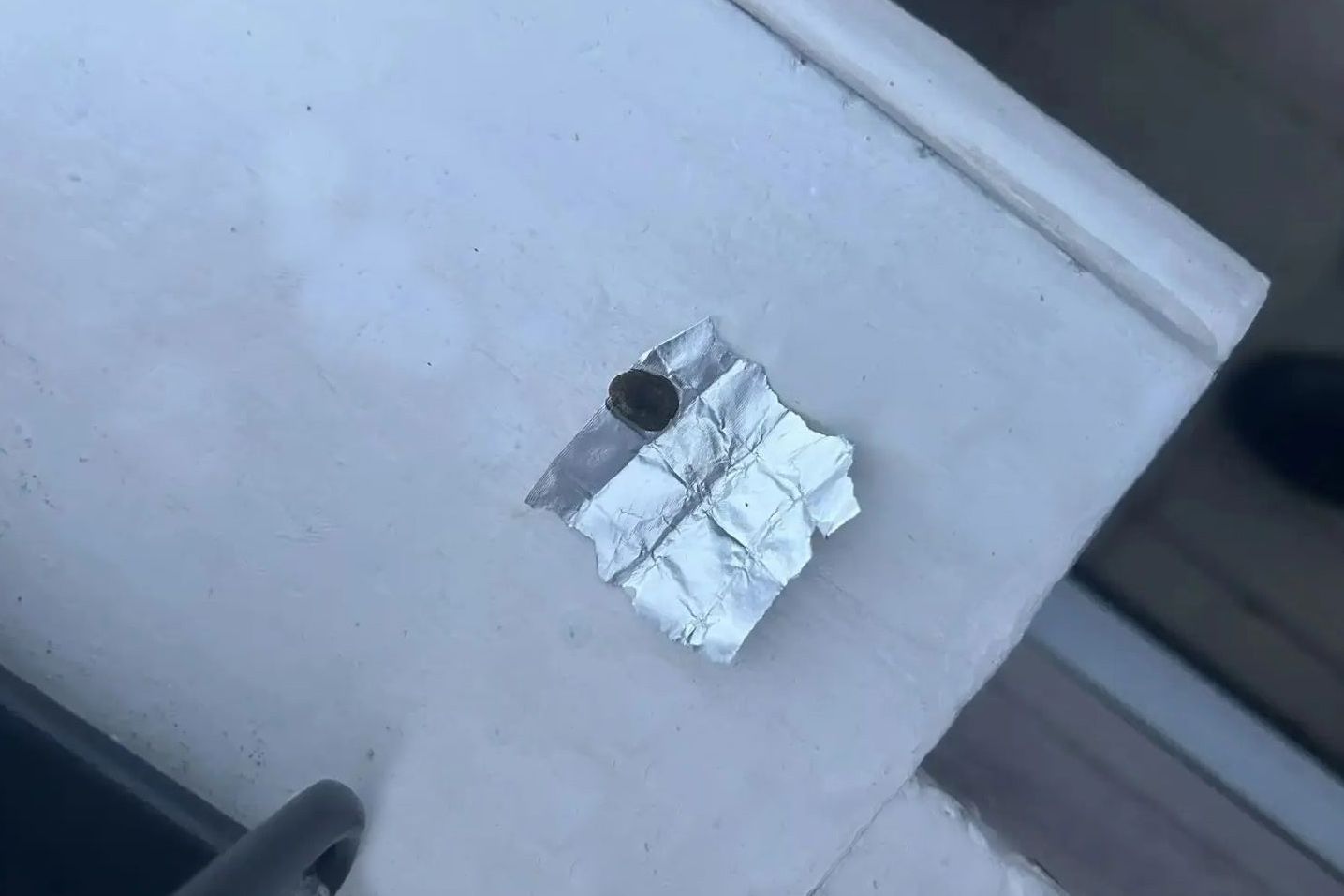 Хотел порадовать маму: в Сургуте задержали мужчину за попытку пронести наркотики в ИК-11