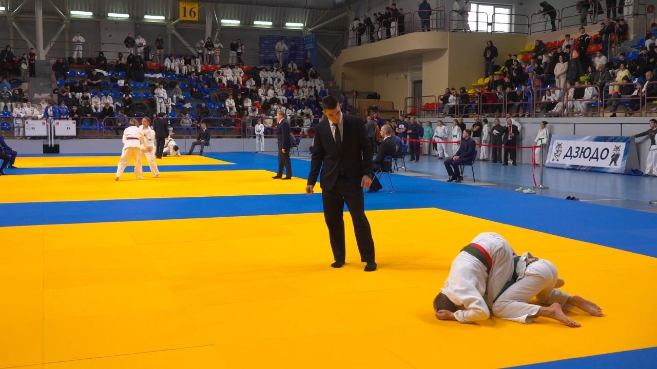Межрегиональный турнир по дзюдо на призы Петра Югая собрал в Сургуте 250 борцов