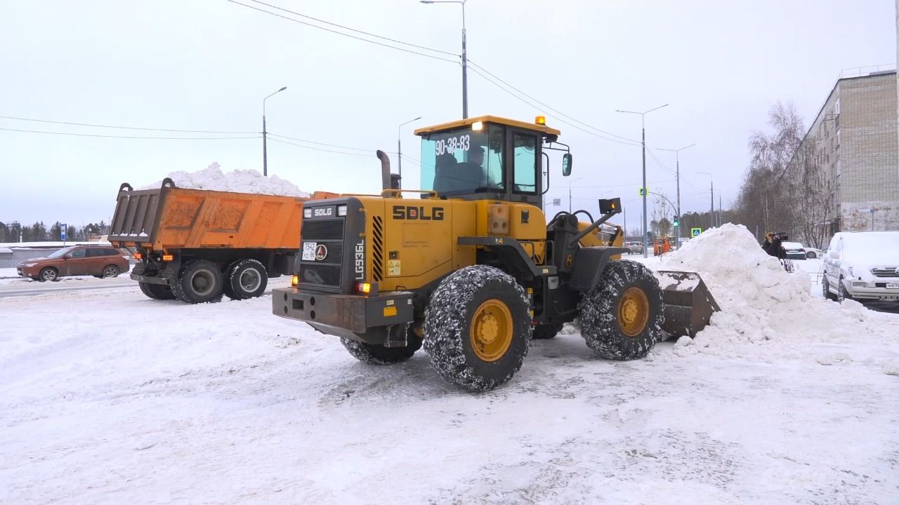 С начала сезона на полигоны в Сургуте вывезено более 230 тысяч кубометров снега