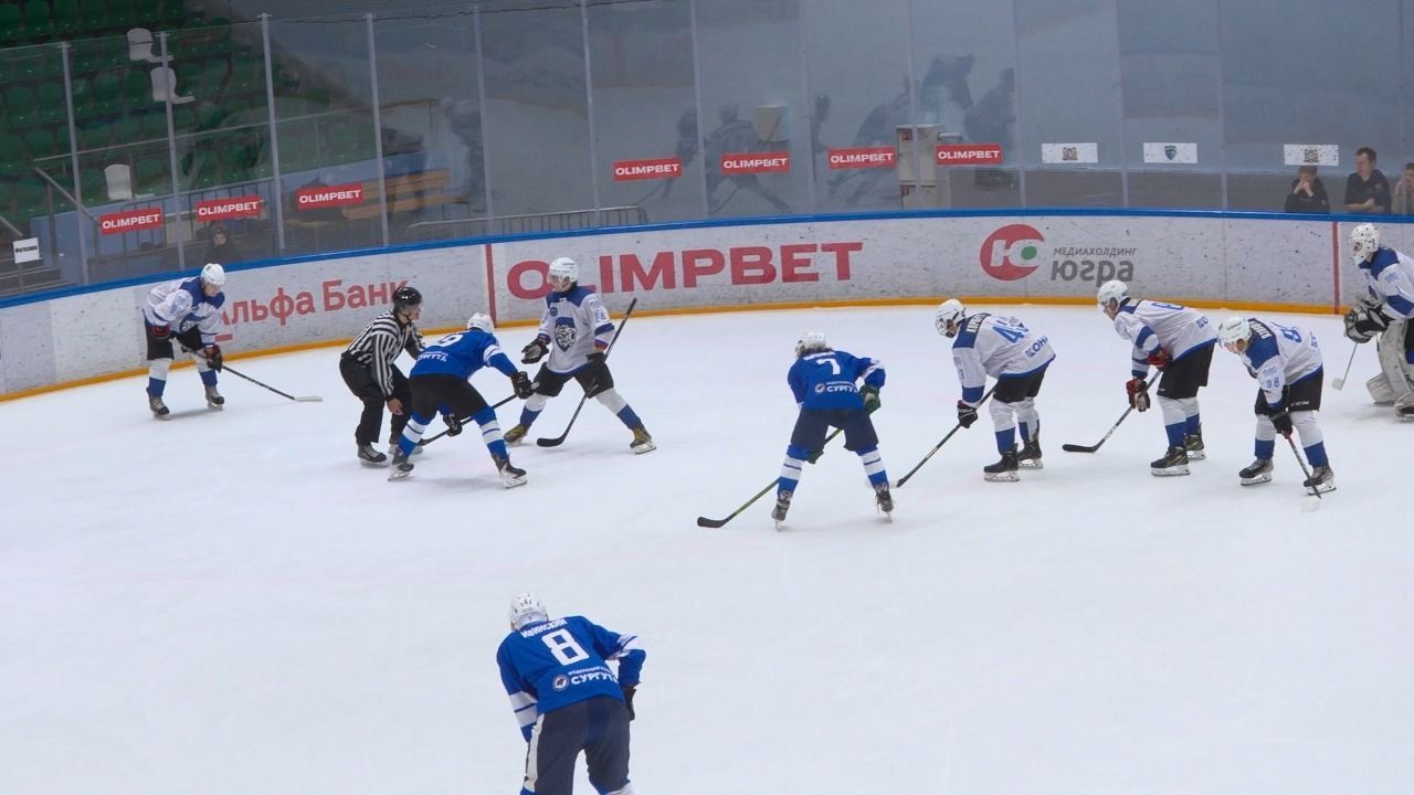 Сургутские хоккеисты в студенческой лиге сыграли против сильнейшей сборной турнира