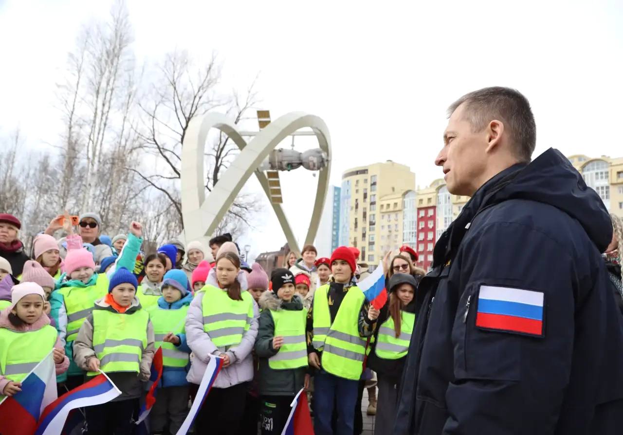 Первый космонавт Югры Сергей Рыжиков вдохновил молодежь Нижневартовска