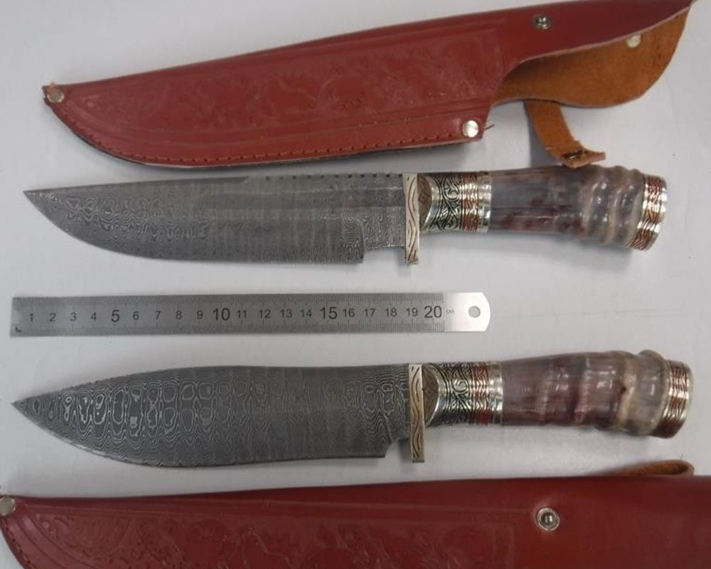 Таможня изъяла ножи и кастеты у пассажиров в Сургуте